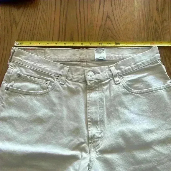 Vintage Levi’s Red Tab 2004 Men’s 550 Relaxed Fit Off White Denim Jorts size 34 - Picture 7 of 10